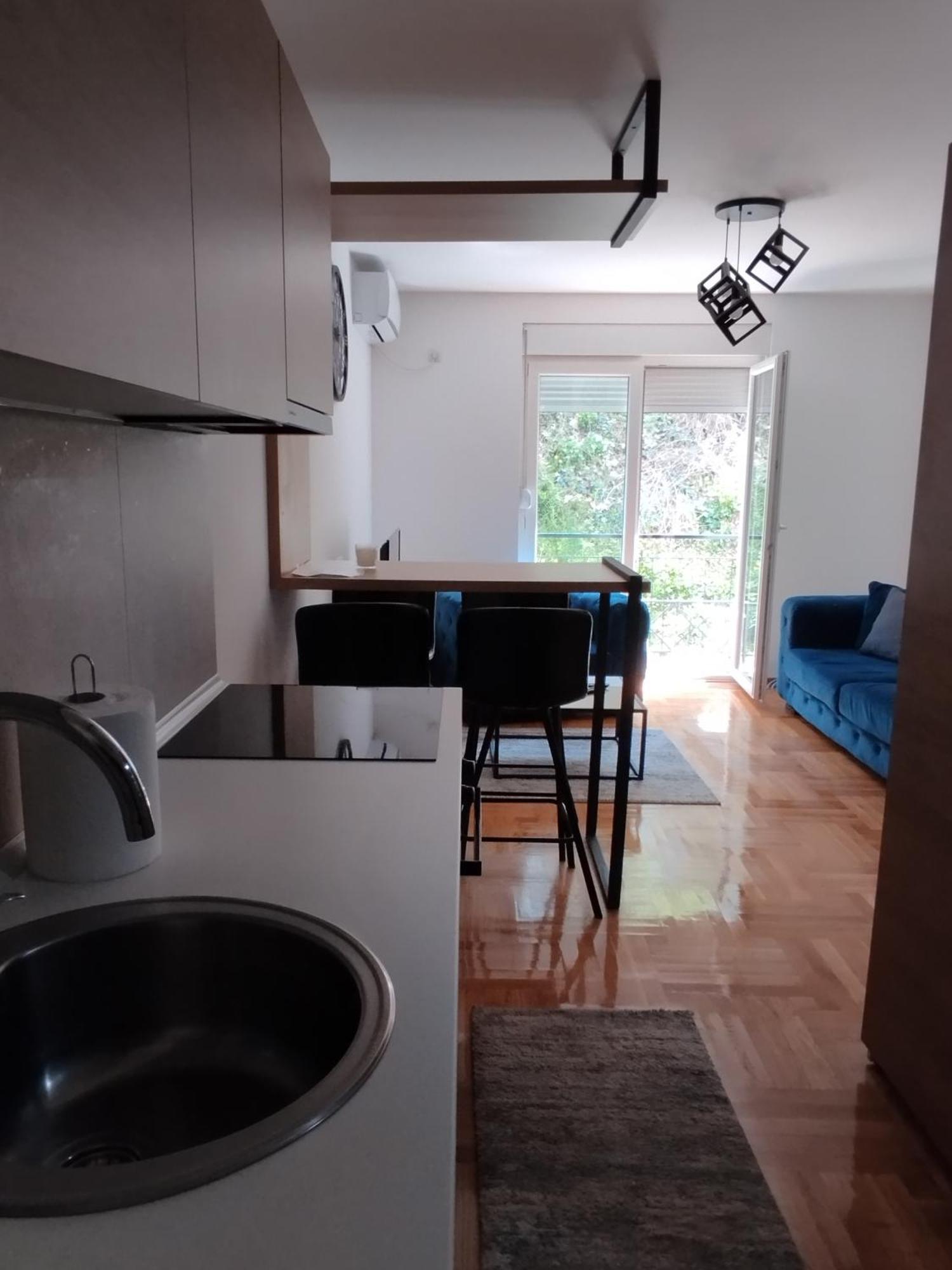 Appartamento Cvetkovic Lux Аpartmani & Free Garaza Vrnjačka Banja Esterno foto