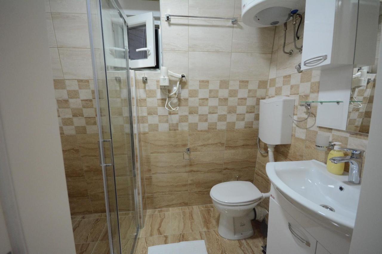 Appartamento Cvetkovic Lux Аpartmani & Free Garaza Vrnjačka Banja Esterno foto